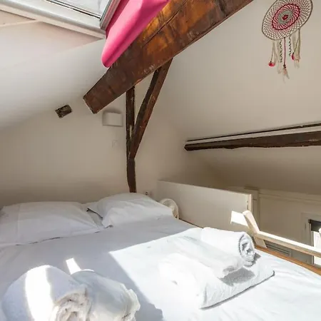 Gravilliers - Cosy And Quiet In The Marais *